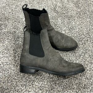 Thursday Boot Co. Grey Suede Leather Chelsea Pull On Women’s 6.5 Western Dress